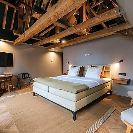 1635 Hotel 4*
