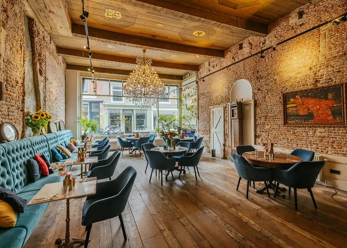 Hotel 1635 호텔 하를렘