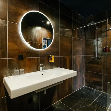 1635 Hotel 4*
